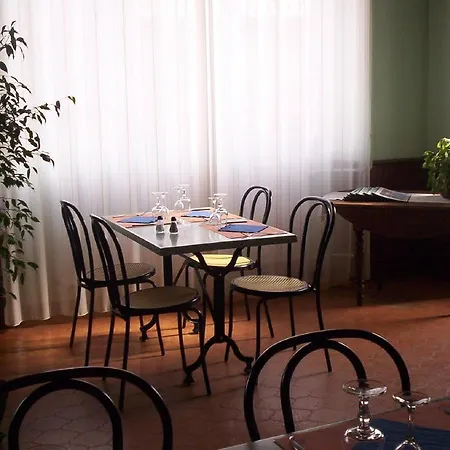 Le Vermondois Hotel